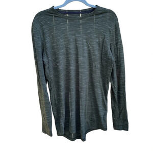 NWOT UNDER ARMOUR MENS FITTED TEE